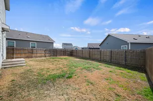 817 Circle Wy, Jarrell, TX 76537 - Photo 36