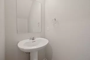 817 Circle Wy, Jarrell, TX 76537 - Photo 16