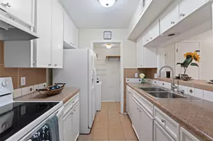 6718 Silvermine Dr, Austin, TX 78736 - Photo 10