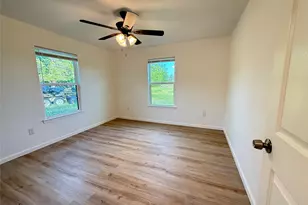 800 Old Thorndale Rd, Taylor, TX 76574 - Photo 16