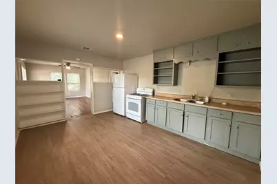 300 Mill Street, San Marcos, TX 78666 - Photo 2