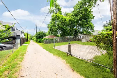 2032 E Cesar Chavez Street, Austin, TX 78702 - Photo 22