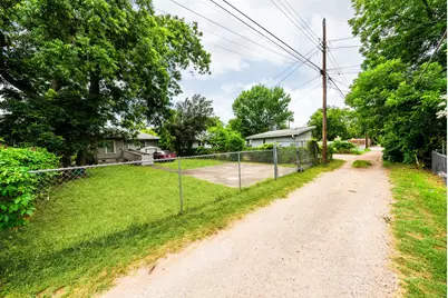 2032 E Cesar Chavez Street, Austin, TX 78702 - Photo 24