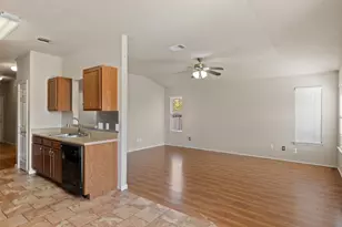 203 Altamont St, Hutto, TX 78634 - Photo 4