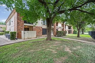 1705 Crossing Pl, Austin, TX 78741 - Photo 2
