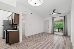 1705 Crossing Pl, Austin, TX 78741 - Photo 6