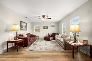 210 Striper Haven Ln, Buchanan Dam, TX 78609 - Photo 2