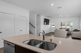 205 Rooster Wy, Jarrell, TX 76537 - Photo 6