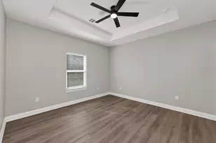 121 S Kanaio Dr, Bastrop, TX 78602 - Photo 12