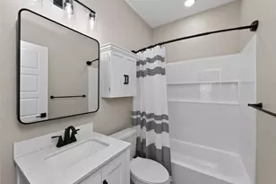121 S Kanaio Dr, Bastrop, TX 78602 - Photo 32