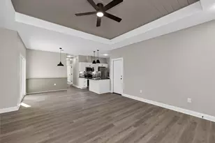 121 S Kanaio Dr, Bastrop, TX 78602 - Photo 4