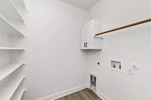 121 S Kanaio Dr, Bastrop, TX 78602 - Photo 10