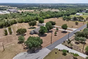 350 Richard Rd, Georgetown, TX 78626 - Photo 2
