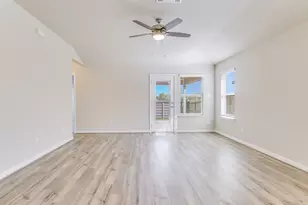 807 Universal Dr, Hutto, TX 78634 - Photo 10