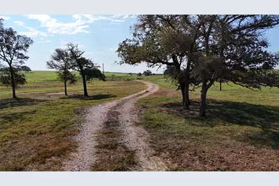 2039 County Road 326, Giddings, TX 78942 - Photo 14