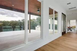 8009 Flintlock Cir, Lago Vista, TX 78645 - Photo 8