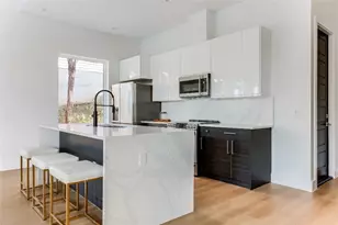 8009 Flintlock Cir, Lago Vista, TX 78645 - Photo 10