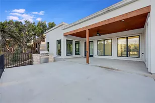 8009 Flintlock Cir, Lago Vista, TX 78645 - Photo 4