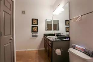 910 W 25th St, Austin, TX 78705 - Photo 16