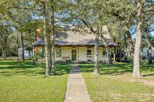 226 Cedar Hills Dr, Elgin, TX 78621 - Photo 1