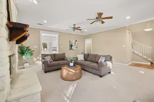 226 Cedar Hills Dr, Elgin, TX 78621 - Photo 6