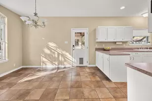 226 Cedar Hills Dr, Elgin, TX 78621 - Photo 8