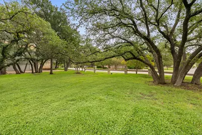 201 Crescent Bluff, Lakeway, TX 78734 - Photo 34