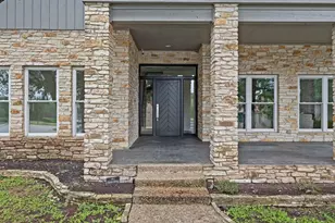 201 Crescent Bluff, Lakeway, TX 78734 - Photo 2