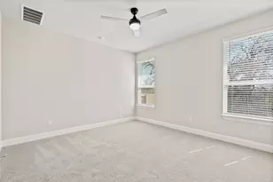 221 Bent Crk Ln, Georgetown, TX 78628 - Photo 14