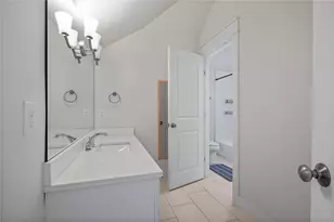 13001 Hymeadow Dr, Austin, TX 78729 - Photo 32