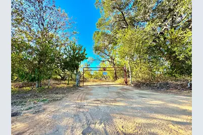 6052 Tenney Creek Road, Luling, TX 78648 - Photo 2