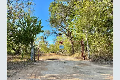 6052 Tenney Creek Road, Luling, TX 78648 - Photo 1