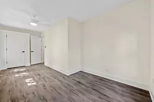 610 W 35th St, Austin, TX 78705 - Photo 14