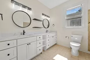 610 W 35th St, Austin, TX 78705 - Photo 10