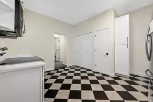 610 W 35th St, Austin, TX 78705 - Photo 8