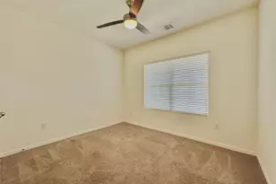 105 Eagle Lake Dr, Hutto, TX 78634 - Photo 10