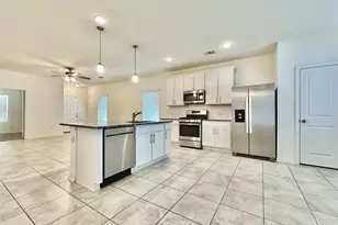 105 Eagle Lake Dr, Hutto, TX 78634 - Photo 4