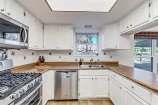 4002 Biscay Dr, Austin, TX 78759 - Photo 16