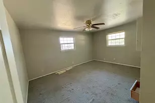105 Kimberly Dr, Universal City, TX 78148 - Photo 12