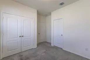 8203 Knoxville Trl, Austin, TX 78744 - Photo 10