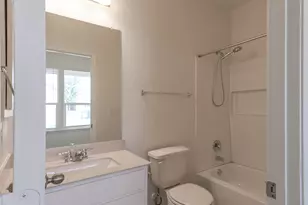 8203 Knoxville Trl, Austin, TX 78744 - Photo 12