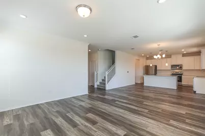 8203 Knoxville Trail, Austin, TX 78744 - Photo 8