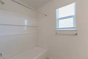 8203 Knoxville Trl, Austin, TX 78744 - Photo 30