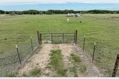 921 9th Street, Lexington, TX 78947 - Photo 2