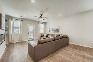 148 Gullivers Dr, Elgin, TX 78621 - Photo 4