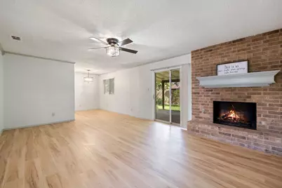 704 Brookwood Circle, Taylor, TX 76574 - Photo 6