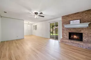 704 Brookwood Cir, Taylor, TX 76574 - Photo 6