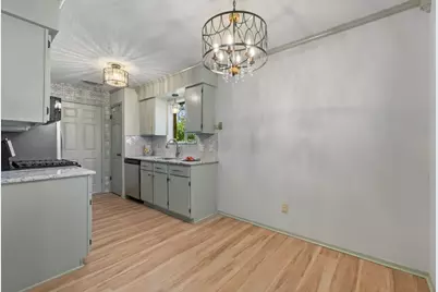 704 Brookwood Circle, Taylor, TX 76574 - Photo 12