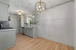 704 Brookwood Cir, Taylor, TX 76574 - Photo 12