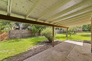 704 Brookwood Cir, Taylor, TX 76574 - Photo 30
